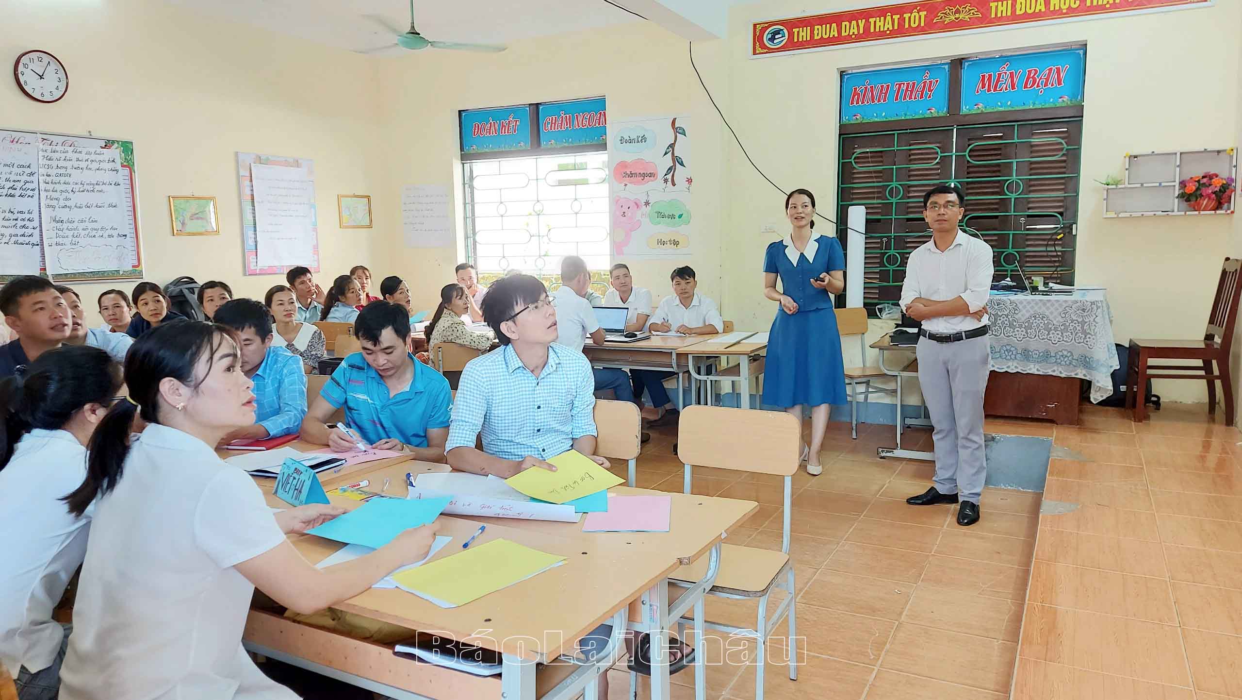 Học viên tìm hiểu các kiến thức về giới, giới tính.